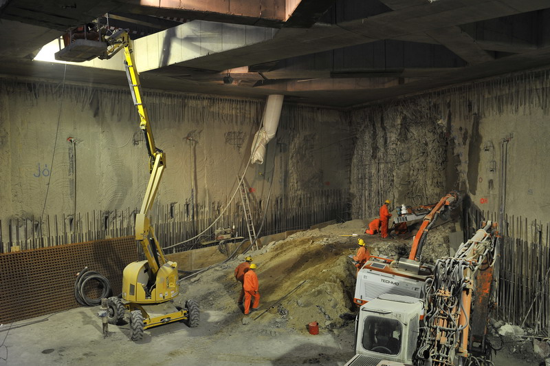 Construction of tunnels, underground areas